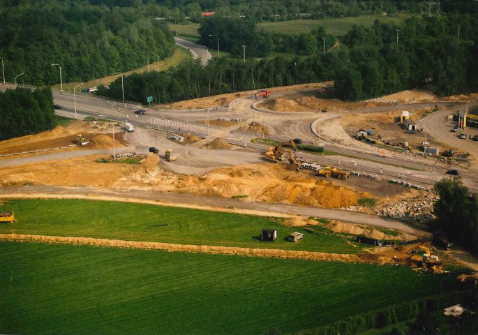 Namur. Bouge. Aménagement d'un carrefour giratoire à la sortie n°10 de l'autoroute E411.