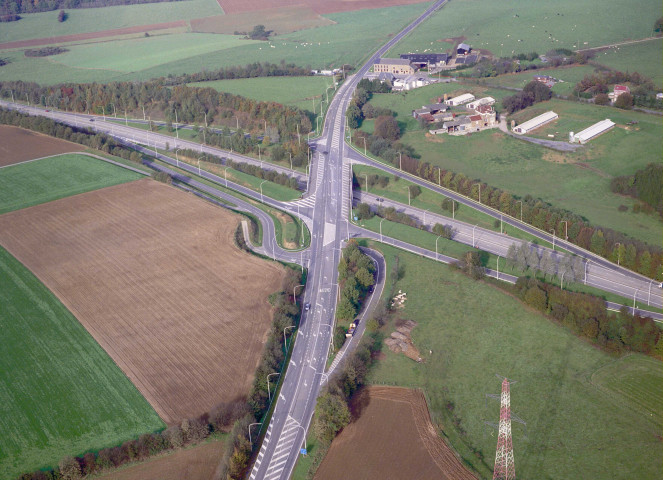 Échangeur et passage supérieur de la RN921 avec la RN4.