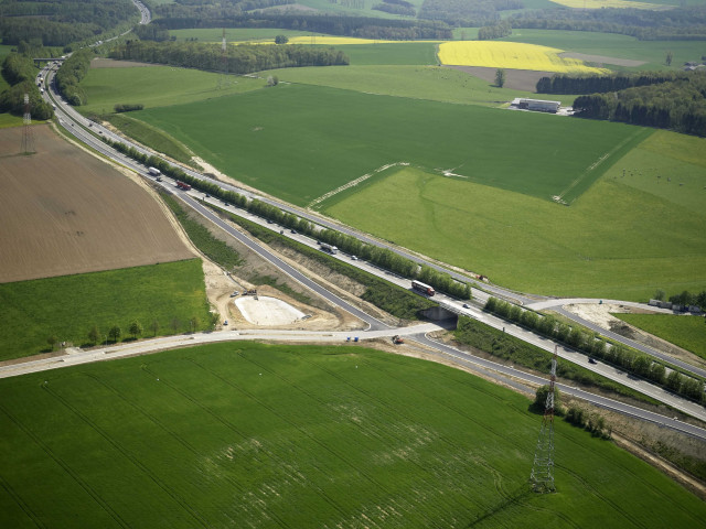 Ciney. Achêne. Sortie d'autoroute.