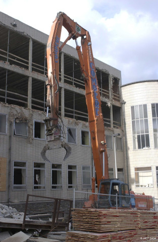 Namur. Salzinnes. Ancienne maternité. Début du chantier de démolition.