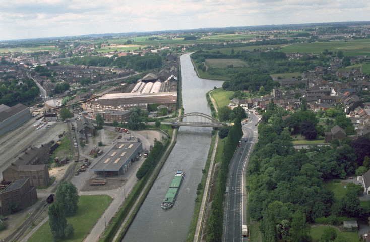 Clabecq et Ronquières. Pont-route de Clabecq et bassin de virement de Ronquières.