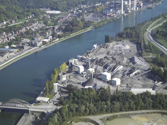 Flémalle. Port autonome de Liège. Vues aériennes.