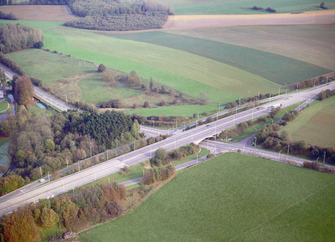 Échangeur et passage inférieur de la RN97 avec la RN4.