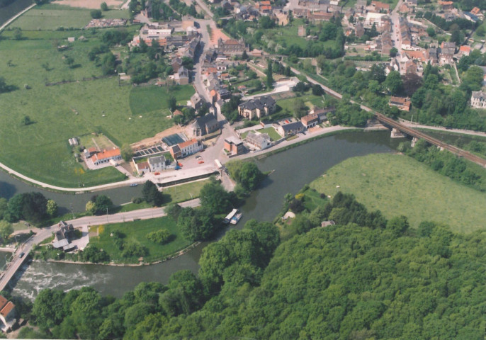 Landelies. Sambre. Barrage et écluse n°9.