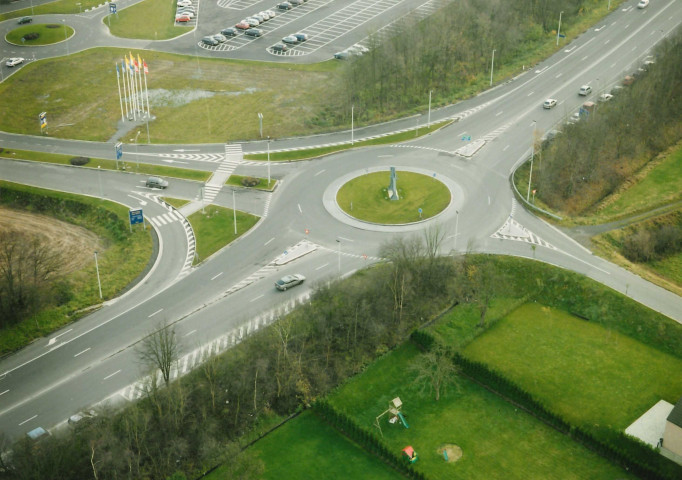 Awans. Hognoul. Giratoires. Ikéa.