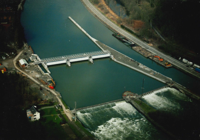 Hastière et Waulsort. Vues aériennes.