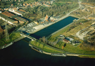 Saint-Ghislain. Baudour. Darse sur le canal du Centre.