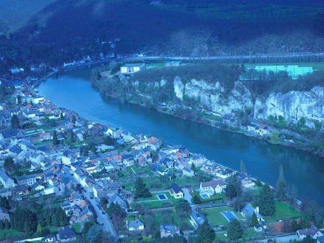 Profondeville. Vues aériennes de la Meuse.