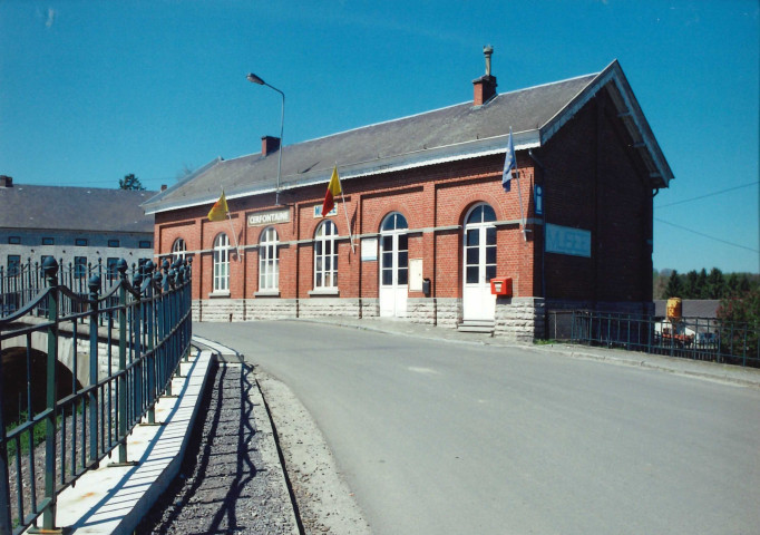 Cerfontaine. Bâtiment de l'ancienne gare, devenu un musée.