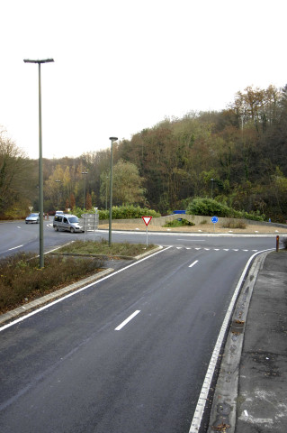 Floreffe. Œuvre d'art du carrefour de la N90.