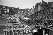 La Roche-en-Ardenne. Pont métallique détruit et pont militaire.