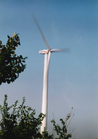 Perwez. Eolienne de 600 kW/h.