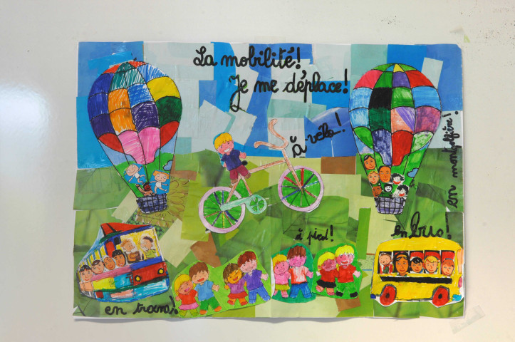 Namur. Dessins d'enfants sur la mobilité.