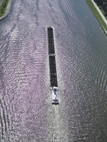 Oupeye. Haccourt. Canal Albert. Port autonome de Liège. Vues aériennes.