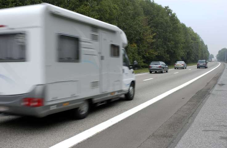 Fernelmont. Franc-Warêt. Camions sur l'autoroute E42.
