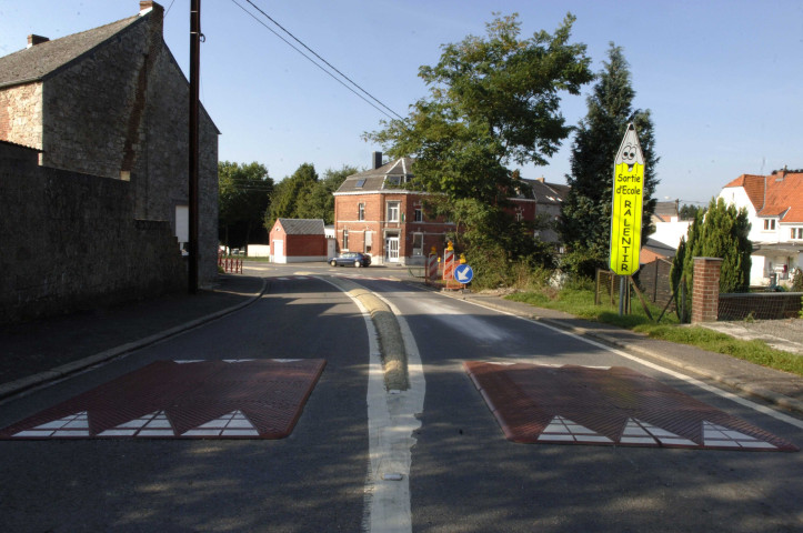 Philippeville. Aménagement des routes et sécurité des piétons.