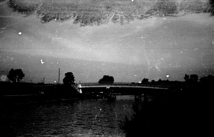 Halle. Inauguration de la passerelle de Malaheide sur le Canal Bruxelles-Charleroi.