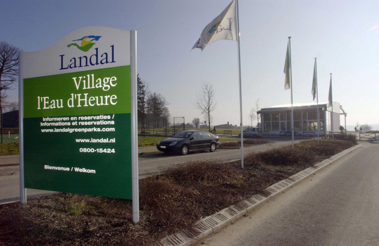 Froidchapelle. Lacs de l'eau d'Heure. Relais information service touristique. Aquacentre.