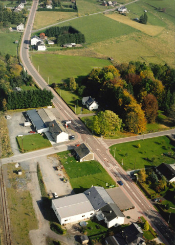 Vaux-Sur-Sure. Sibret. Traversée de la localité par la RN 85.