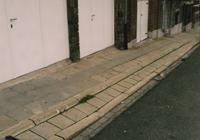 Namur. Bouge. Chaussée de Louvain, 36. Expertise d'un défoncement du trottoir.