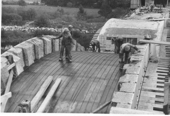 Construction du pont sur l'Ourthe