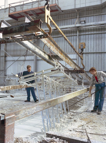 Pont-de-Loup. Chantier naval et Galva 2000.