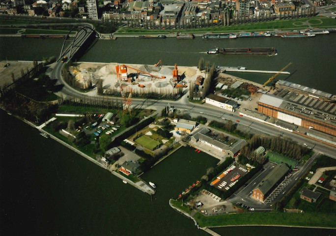 Liège. Bressoux. Pointe amont de l'Ile Monsin. Bassin de l'ADEPS.