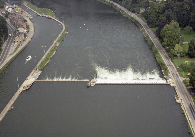 Godinne. Barrage de Hun sur la Meuse.