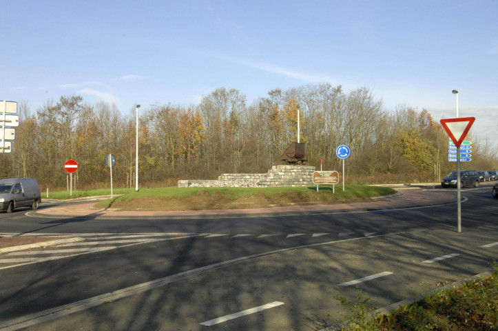 Saint-Georges-sur-Meuse. Œuvre d'art du carrefour "Four à chaud".