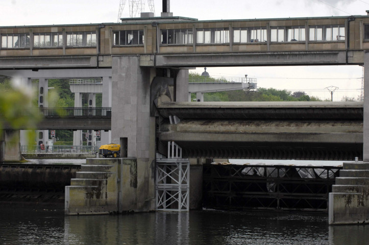 Amay. Ampsin. Neuville. Construction d'une nouvelle écluse