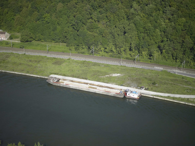 Andenne. Sclayn. Port autonome de Namur. Vues aériennes.