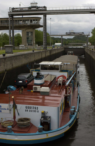 Aiseau-Presles. Roselies. Barrage-écluse No 13.
