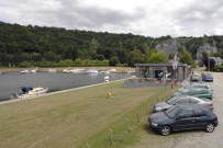 Dinant. Activités sur la Meuse. Port de plaisance.