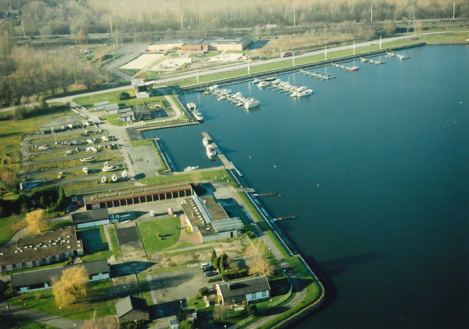 Mons. Nimy. Lac du Grand-Large. Infrastructures.