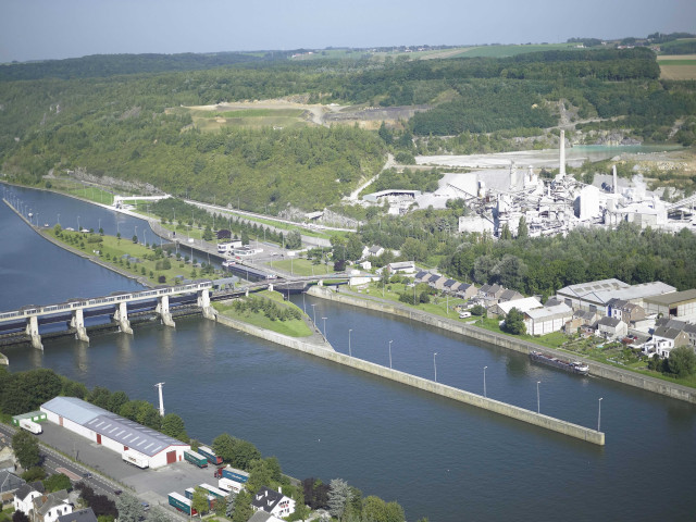 Andenne. Seilles. Port autonome de Namur. Vues aériennes.