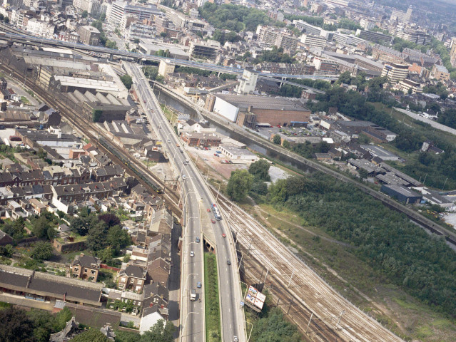 Marcinelle. Petite ceinture sur la R9.