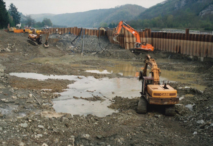 Hastière. Waulsort. Evolution des travaux du nouveau barrage-écluse.