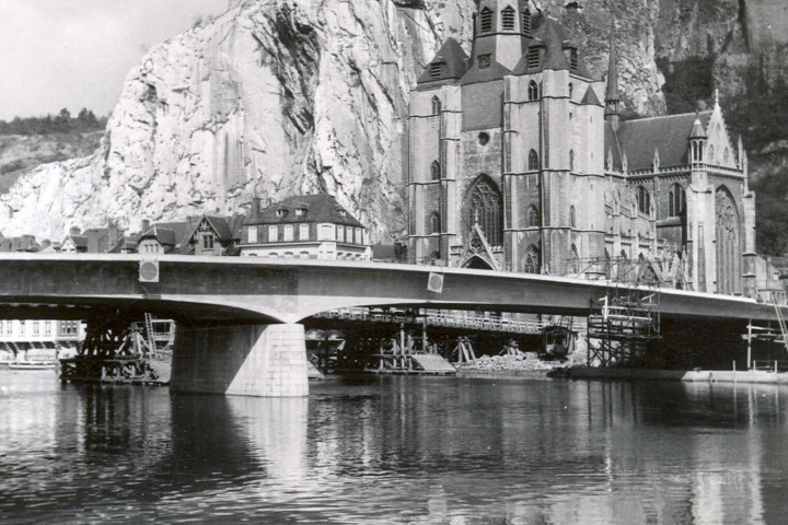 Vues de la construction du pont Charles de Gaulle