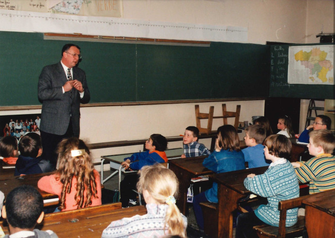 Dinant. Visite à l'école communale d'Anseremme.