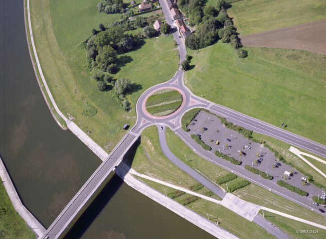 Le Roeulx. Ascenseur de Strépy-Thieu. Canal du Centre. Vues aériennes.