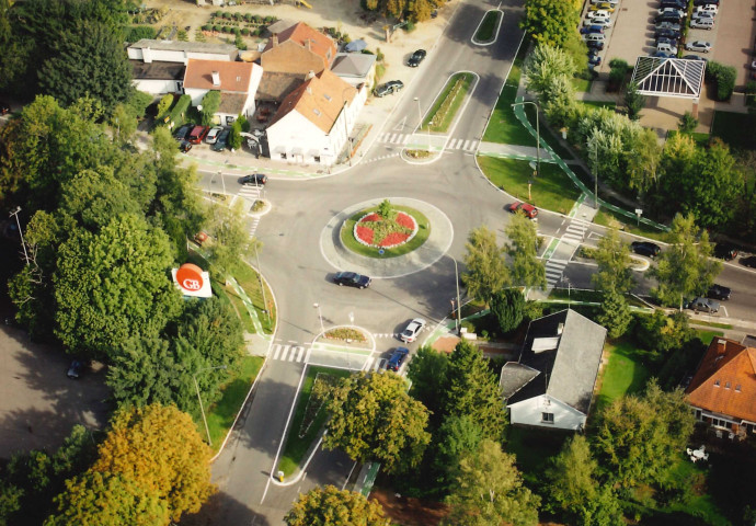 Waterloo. Giratoire de la sucrerie.