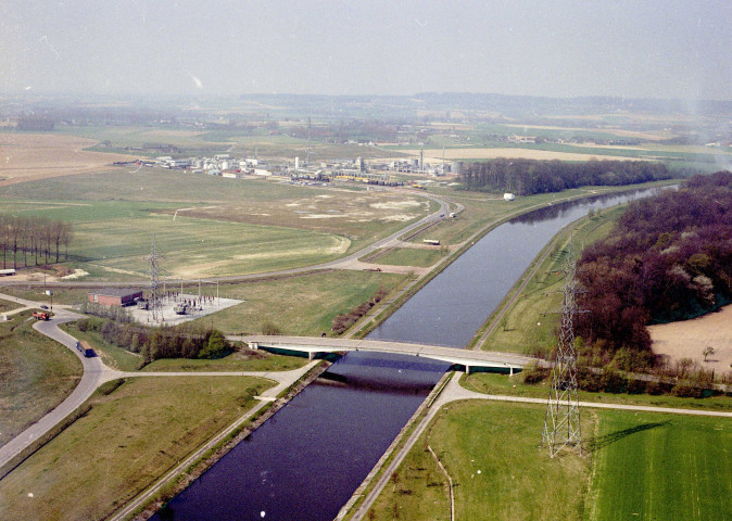 Feluy. Canal Bruxelles-Charleroi.