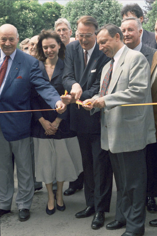 Ans. Inauguration du chantier des deux bretelles d'accès à l'autoroute E40 par Jean-Pierre Grafé, ministre des Travaux publics.