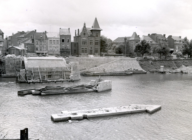 Vues de la reconstruction du pont