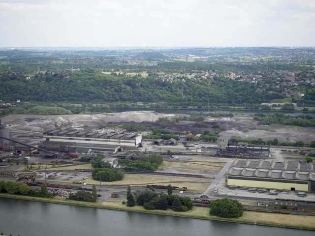 Oupeye et Visé. Vues aériennes du canal Albert.