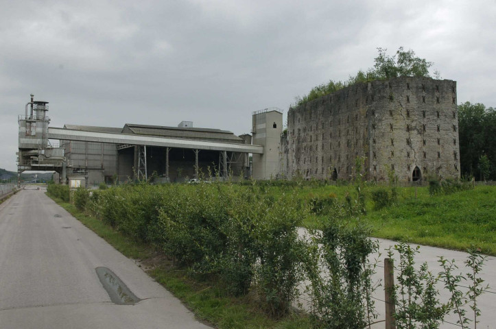 Antoing. Fours à chaud appelés fours à bouteille.