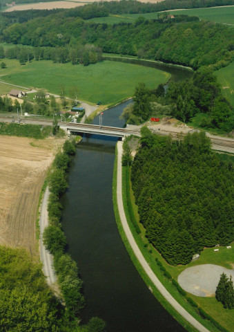 Lobbes. Vues aériennes de la Sambre.