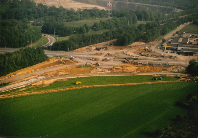 Namur. Bouge. Aménagement d'un carrefour giratoire à la sortie n°10 de l'autoroute E411.