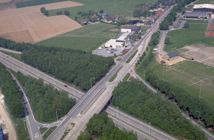 Enghien. Aménagement de chicanes dans la traversée de la localité.