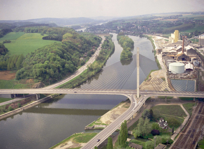 Ben-Ahin. Pont Père Pire.